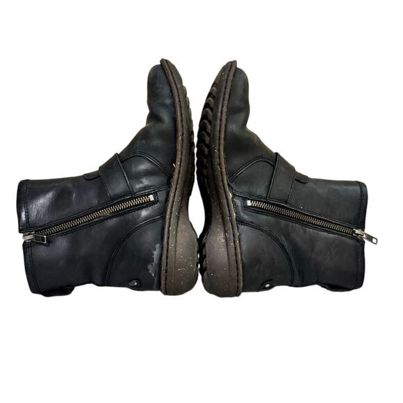 UGG Leather Ankle Boots Women’s 7 Black Shearling Lined Zip Moto Buckle Style - Picture 4 of 9